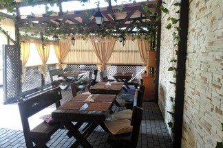Сербская кухня на свежем воздухе: открылась летняя веранда «Золотой Долины»