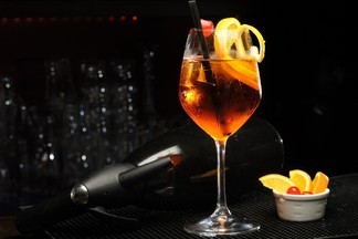 Все будет просто и доступно: в Академическом районе открылся Lounge bar "Cocktail (Коктейль)"