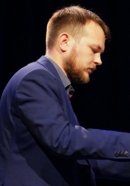 Орган при свечах