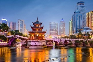 Китай отменяет антиковидные ограничения для туристов