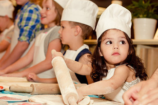 Свежая выпечка и детские мастер-классы: в Академическом открылась новая «Кулинария»