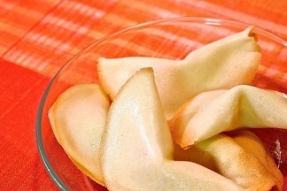 Горожанам раздадут печенье с предсказаньями