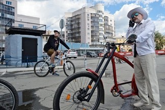 Участвовали даже травмированные: в столице Урала состоялся масштабный велопробег