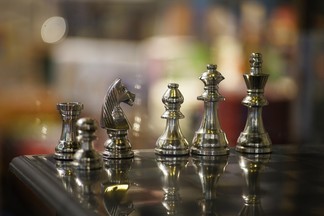 Гамбит по-уральски: модные места где можно научиться играть в шахматы