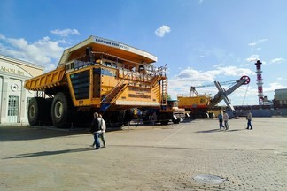 На фестивале «Движение» диджеи выступят на самом большом в мире БелАЗе