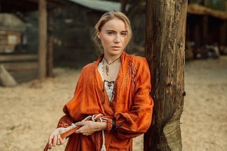 Уральская актриса засветилась в комедийном проекте с Настасьей Самбурской