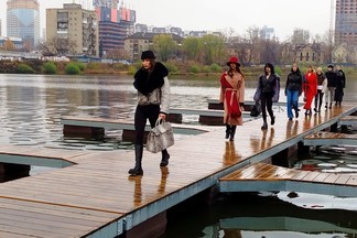 В центре Екатеринбурга прошёл модный показ на воде