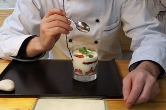 Готовим десерт «Амаи Миру» по рецепту шефа «Тануки»