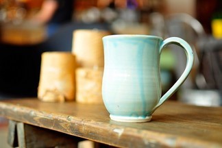 В Екатеринбурге открыли выставку сысертского фарфора