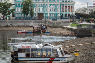 Городской субботник по очистке пруда на ВИЗе