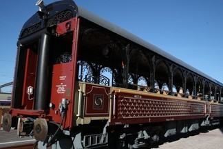 В составе туристического ретропоезда появился открытый обзорный вагон