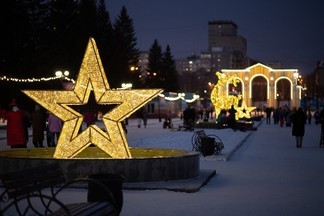 В парке Маяковского начали строить огромный аттракцион