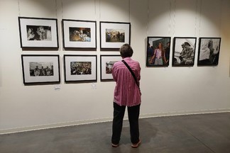 В Ельцин Центре представили фотовыставку об августовском путче