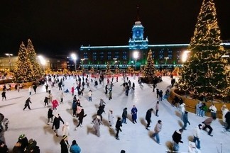 Почти 60 тысяч человек посетили главный каток столицы Урала за время его работы