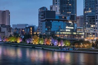 Рядом с Ельцин центром установят новую иллюминацию
