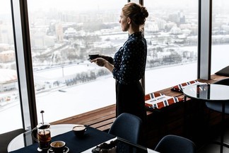 «За вид из окна денег не берём»: в Екатеринбурге «на высоте» открылось кафе «Bow Jones 30»
