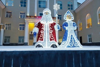 В столице Урала выберут Главных Снегурочку и Деда Мороза