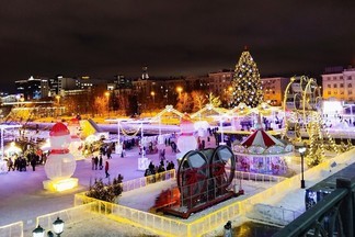 В Историческом сквере началось строительство ледового рок-городка