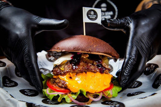 В Екатеринбурге появится бургерная сети Black Star Burger от известного рэпера