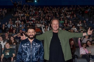 Михаил Галустян и Марюс Вайсберг представили екатеринбуржцам фильм в болливудском стиле