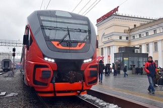 Между Екатеринбургом и Челябинском запустят дополнительные поезда