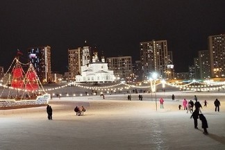 Мост в Академическом украсит новогодняя подсветка за 3 миллиона рублей