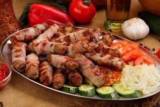 Ура! Открылись! Кафе сербской кухни Чевапчичная #1 предлагает всем попробовать огромные порции оригинальных мясных блюд