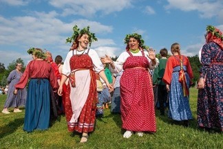 Фольклористы научат екатеринбуржцев петь по-уральски
