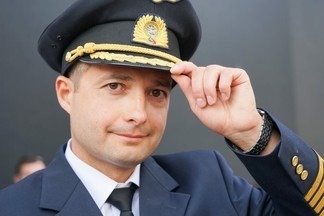 Пилот «Уральских авиалиний» представит фильм, в котором стал главным героем