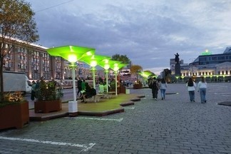 В центре уральской столицы начался монтаж падел-кортов