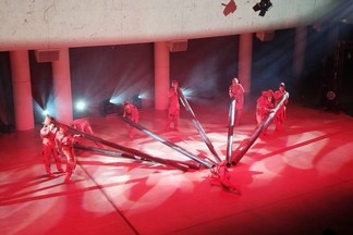 В Екатеринбурге представили спектакль, созданный к юбилею Ельцин Центра