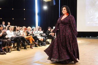 В Екатеринбурге впервые прошел модный показ для девушек  Plus Size