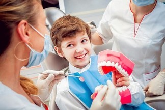 6 признаков, что ребенка пора показать ортодонту