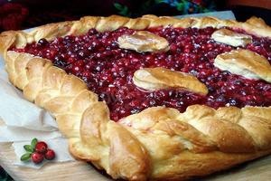 Ланчиз Открытый пирог с вишней и брусникой - фото 1